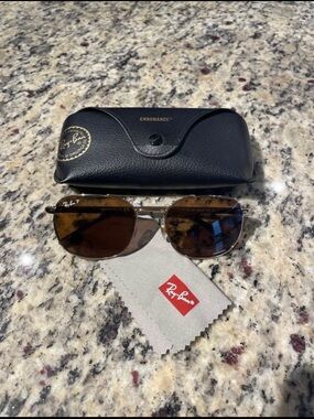 Ray-Ban Men’s Brown Lens Sunglasses with Black Case RB3688